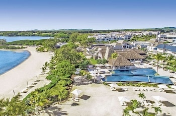 Radisson Blu Azuri Resort & Spa - Mauritius Radisson Blu Azuri Resort & Spa - Mauritius